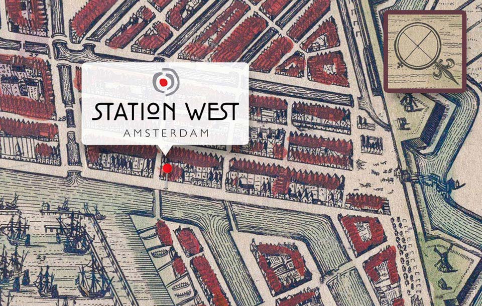 Een historische kaart die de locatie van Station West .Amsterdam toont